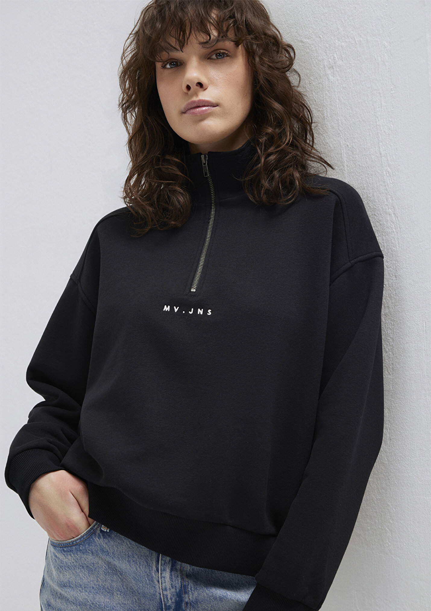 Kadın MVJNS Nakışlı Yarı Fermuarlı Siyah Sweatshirt