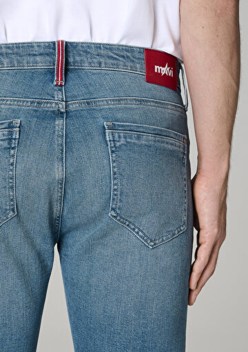Mavi