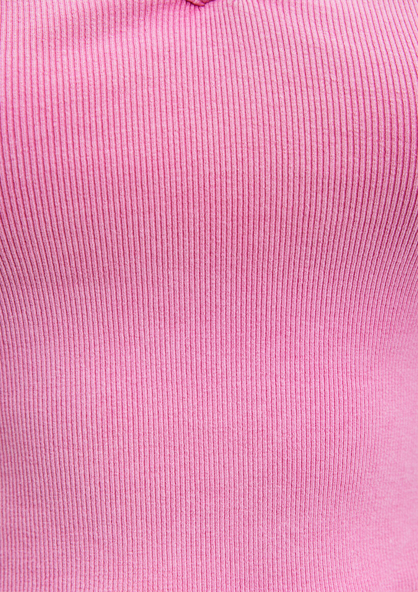 Düğme Detaylı Pembe Crop Tişört_5