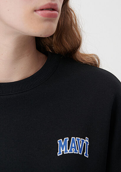 Mavi Logo Baskılı Siyah Sweatshirt_4